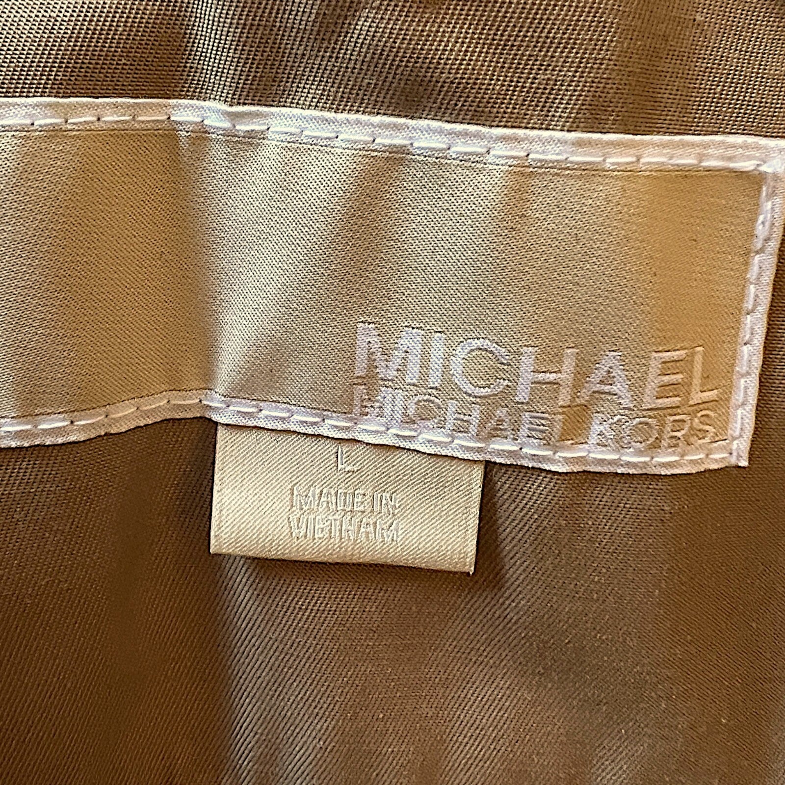 661858