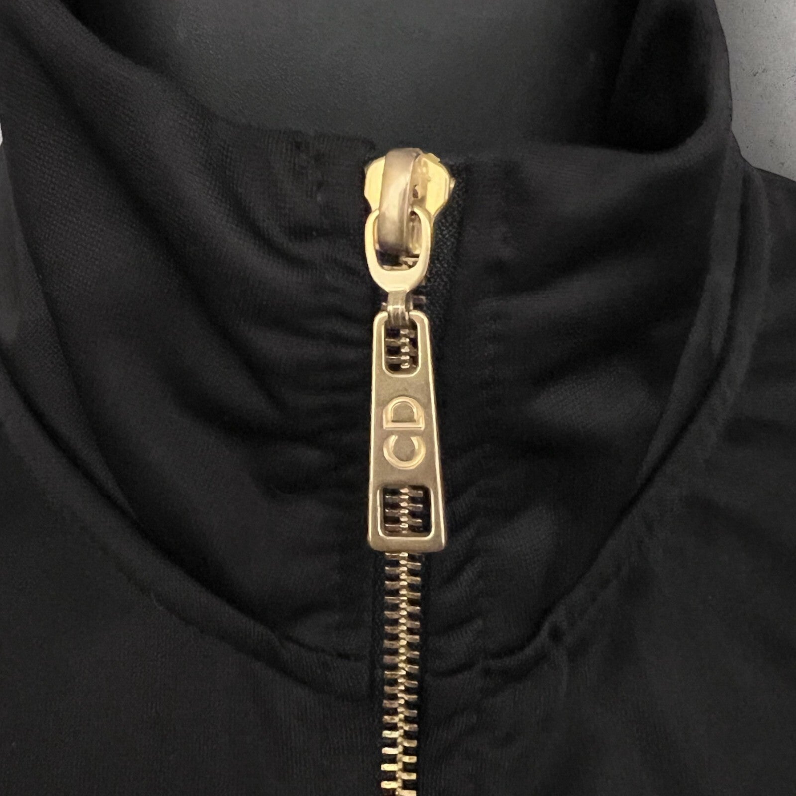 661437