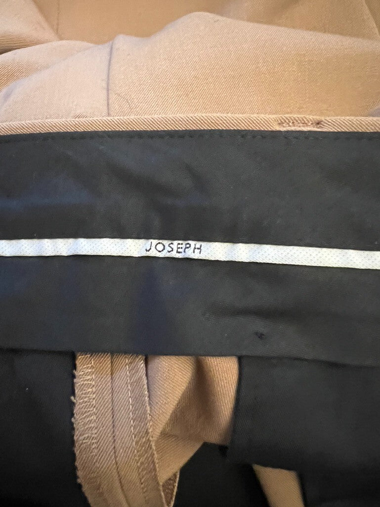 661837