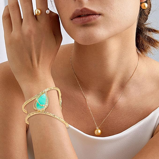 Textured Vine Wrap Teardrop Bracelet Elegant Gold Alloy