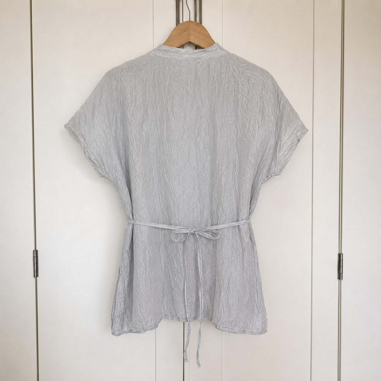 OSKA Pale Silver Grey Crinkled Silk Wrap Blouse Size 1 UK 8–10